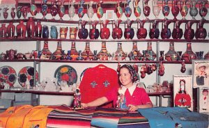Colorful Curio Shop Mexico Tarjeta Postal 1957 