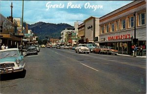 Business District, Grants Pass OR Woolworths McGregors Vintage Postcard Q55
