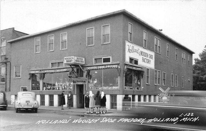 G21/ Holland Michigan RPPC Postcard c40s Wooden Shoe Factory