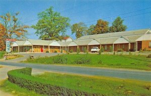 Glasgow KY Glasgow  Motel one Block off 31E on 90 Postcard