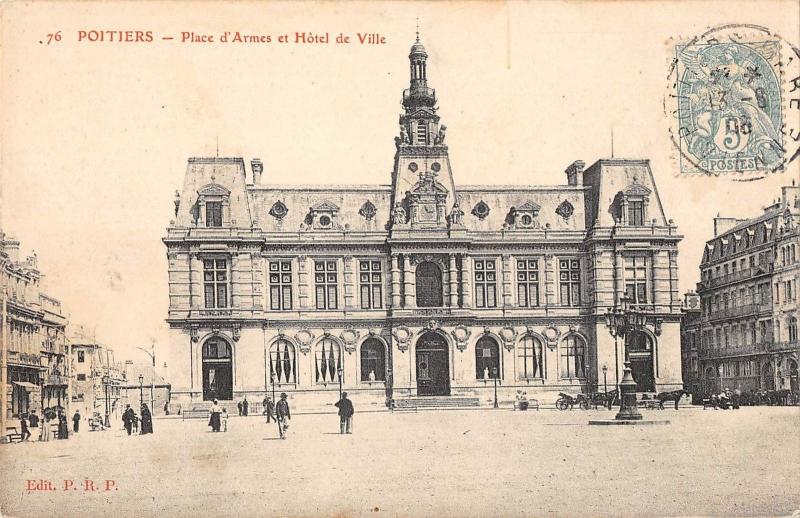 BF6727 poitiers place d armes et hotel de ville france     France