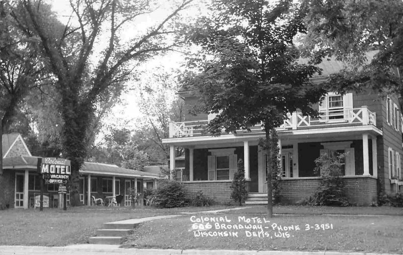 Colonial Motel Wisconsin Dells WI 1950c RPPC Real Photo postcard