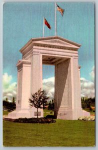 Union Oil Company  Peace Arch  Blaine  Washington    Postcard