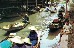 Thailand Boat Vendors Khlong-part Floating Market Amphoe Damnoen Saduak 07.36