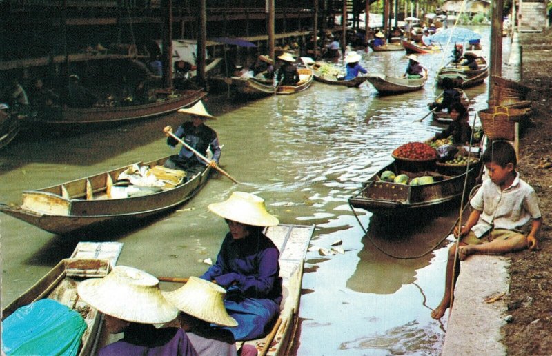 Thailand Boat Vendors Khlong-part Floating Market Amphoe Damnoen Saduak 07.36