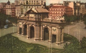 Vintage Postcard 1910's The Alcala Gate Calle de Alcalá Longest St. Madrid Spain