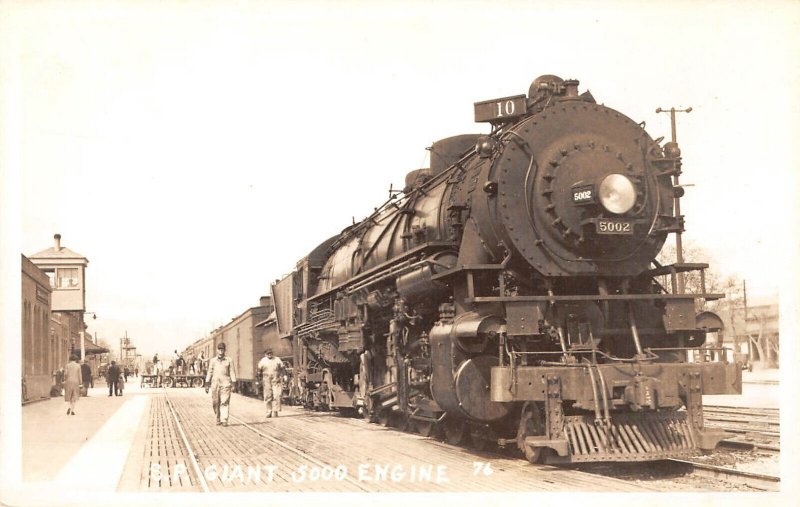 RPPC S.P. GIANT 5000 ENGINE Steam Train RENO, NEVADA Railroad 1941 Vintage Photo