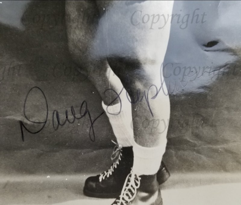 Bodybuilder Doug Hepburn 8 x 10 Autograph Photo *CREASED* D20002