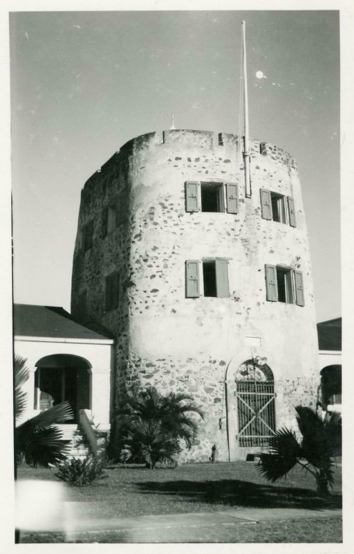 1950's CHARLOTTE AMALIE ST THOMAS*BLUEBEARD CASTLE HOTEL*RPPC*VINTAGE POSTCARD