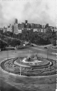 BR38301 vista parcial y Fuente de Neptuno Madrid spain