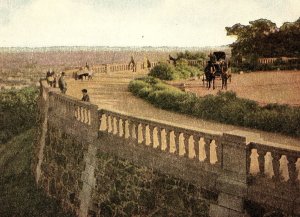 1920s MONTREAL CANADA LOOKOUT ATOP MOUNT ROYAL HORSES CARRIAGES POSTCARD P28