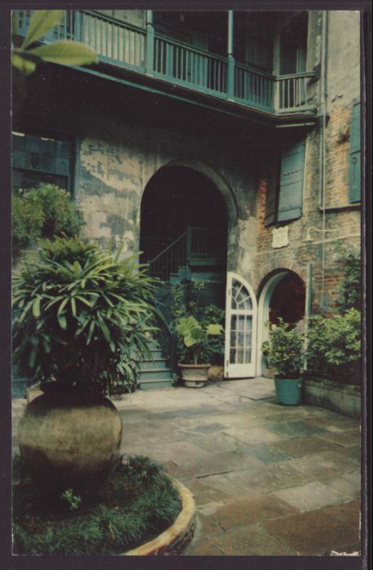 Brulatour Courtyard,New Orleans,LA Postcard BIN