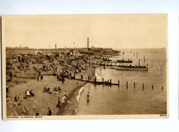 132803 UK SOUTHSEA Clarence beach LIGHTHOUSE Vintage postcard