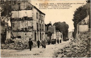 CPA Militaire - SENLIS incendie par les Allemands - Maisons (92144)