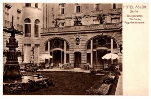 Berlin  Hotel Adlon  . Patio