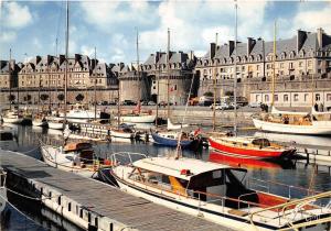 BR560 France Saint Malo la grande porte boats bateaux