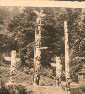 Indian Totem Poles , Vancouver BC , Stanley Park Postcard 1930s