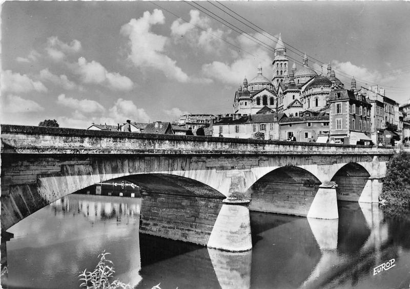 BR29231 Perigueux le pont et le cathedrale france