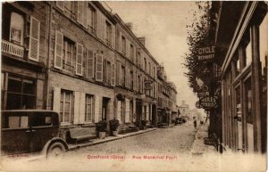 CPA DOMFRONT Rue Maréchal Foch (868638)