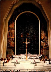 CONTINENTAL SIZE POSTCARD INTERIOR VIEW OF SAINT JOSEPH ORATORY BASILICA