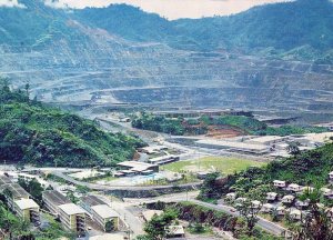 VINTAGE CONTINENTAL SIZE POSTCARD BOUGANVILLE COPPER MINE PAPUA NEW GUINEA