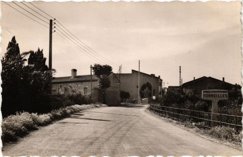 CPA TORREILLES Entrée de TORREILLES par StE-MARIE-LA-MER (375947)