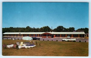 GROTON, Connecticut CT ~ Roadside BETNICK MOTEL c1950s Cars  Postcard