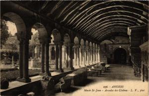 CPA ANGERS - Musée St-JEAN Arcades des Cloitres (254025)