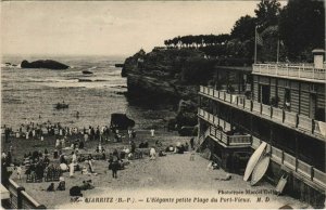 CPA Biarritz Elegante petite Plage du Port Vieux FRANCE (1126727)