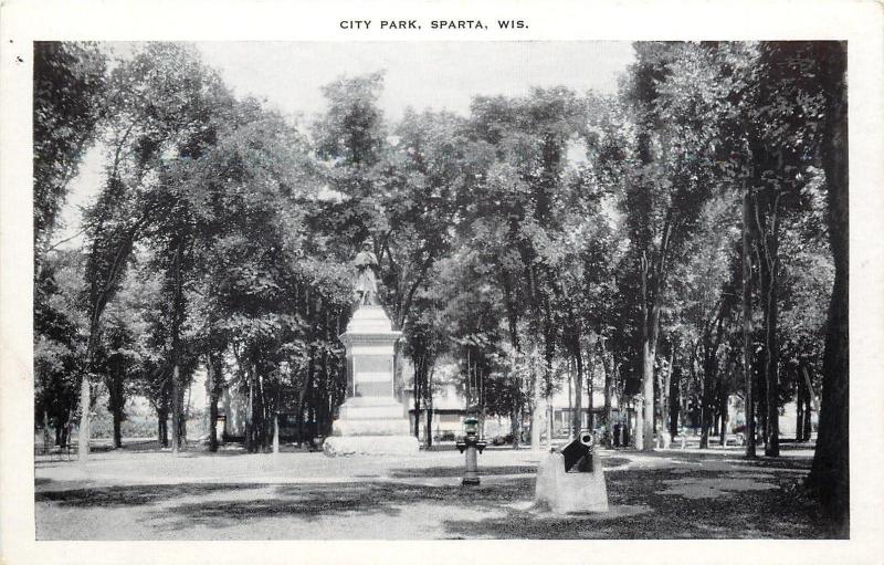 Sparta WisconsinCity Park Cannon and Monument1940s B&W Postcard