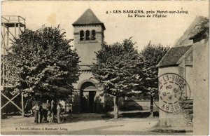 CPA Les Sablons - pres Moret-sur-Loing - La Place de l'Eglise (1038035)