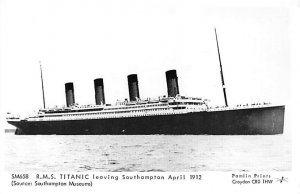 RMS Titanic Leaving Southampton, Modern Card White Star Line Titanic Ship 