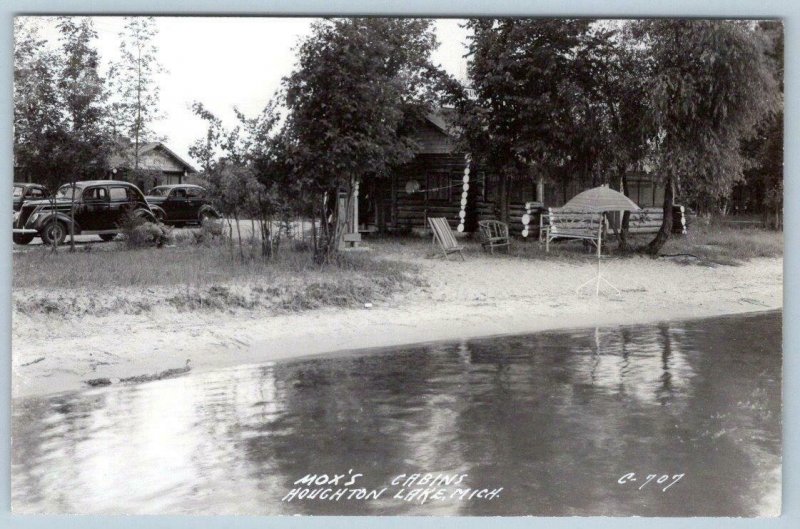 1930's-40's MOX'S CABINS ON HOUGHTON LAKE*MICHIGAN*RPPC*BEACH*OLD CARS*POSTCARD