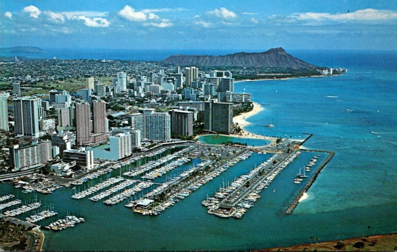 Hawaii Waikiki Beach Honolulu Yacht Harbor and Diamond Head