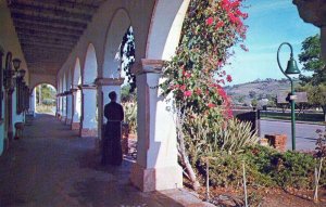 VINTAGE STANDARD SIZE POSTCARD MISSION SAN LUIS REY DE FRANCIA SAN LUIS REY CALI