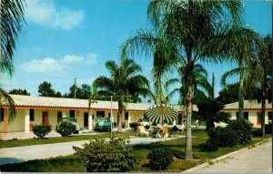 Twin Motel Tamiami Trail US 41 Sarasota Florida Palms Hotel Vintage Postcard 