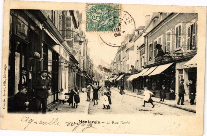 CPA MONTARGIS-La Rue Dorée (264370)