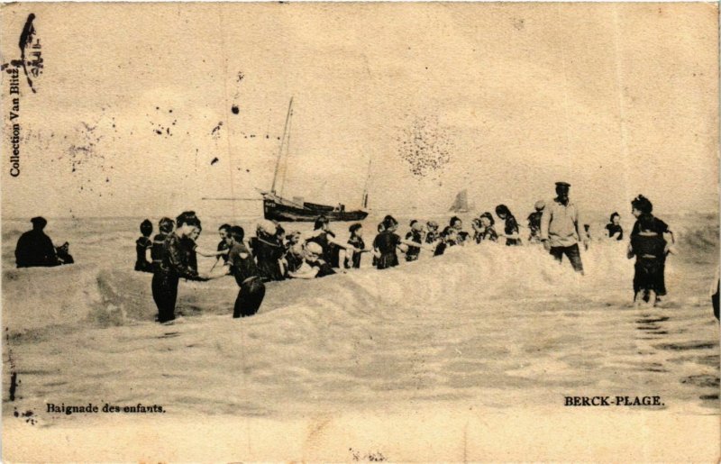 CPA Berck Plage- Baignade des enfants FRANCE (908567)