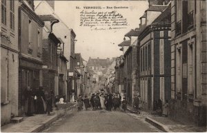 CPA VERNEUIL-Rue Gambetta (43195)