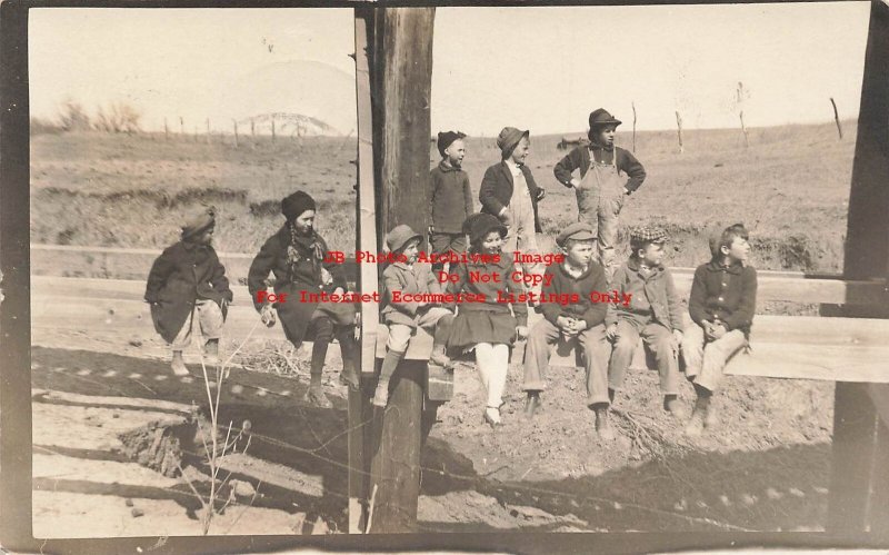 NE, Eddyville?, Nebraska, RPPC, Children Sitting On Fence, 1916 PM, Photo