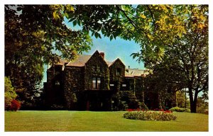 Postcard HOUSE SCENE Chestnut Hill Massachusetts MA AR3707