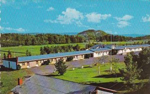 Le Motel, Auberge le Martinet, Ste Anne de la Pocatiere, Quebec, Canada, 40-6...