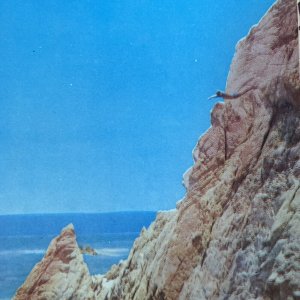 Diving at Cliff, La Quebrada, Acapulco, Mexico Postcard VINTAGE