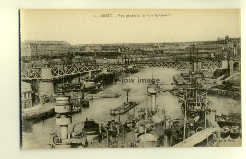 ft1146 - Warship in the Military Port of Brest , France - postcard