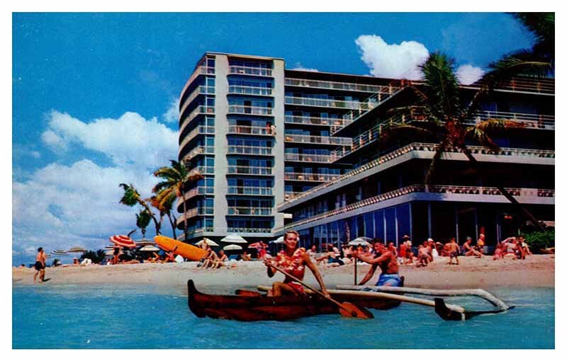 Postcard BEACH SCENE Honolulu - Waikiki Hawaii HI AR5230