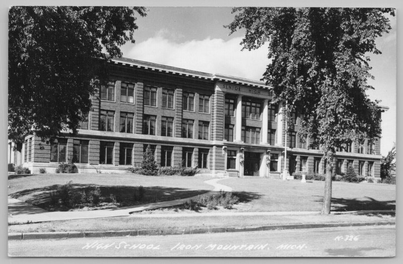 Iron Mountain Michigan~Sprawling High School~Thick Trees~Flag Pole RPPC 1940s 