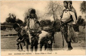 CPA AK LL 7036 Scenes et Types- Jeunes Femmes a l'Oued, ALGERIE (793341)