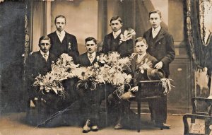 SOLEMN MEN AT MILITARY SOLDIER FUNERAL-DECEASED'S PHOTO~WW1 PHOTO POSTCARD