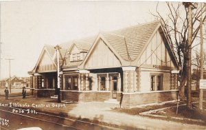 J50/ Polo Illinois RPPC Postcard c1910 Illinois Central Railroad Depot 133