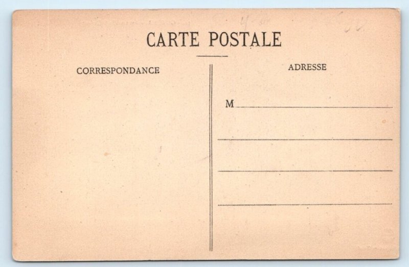 Guelma - Avenue SAdi-Carnot ALGERIA Postcard